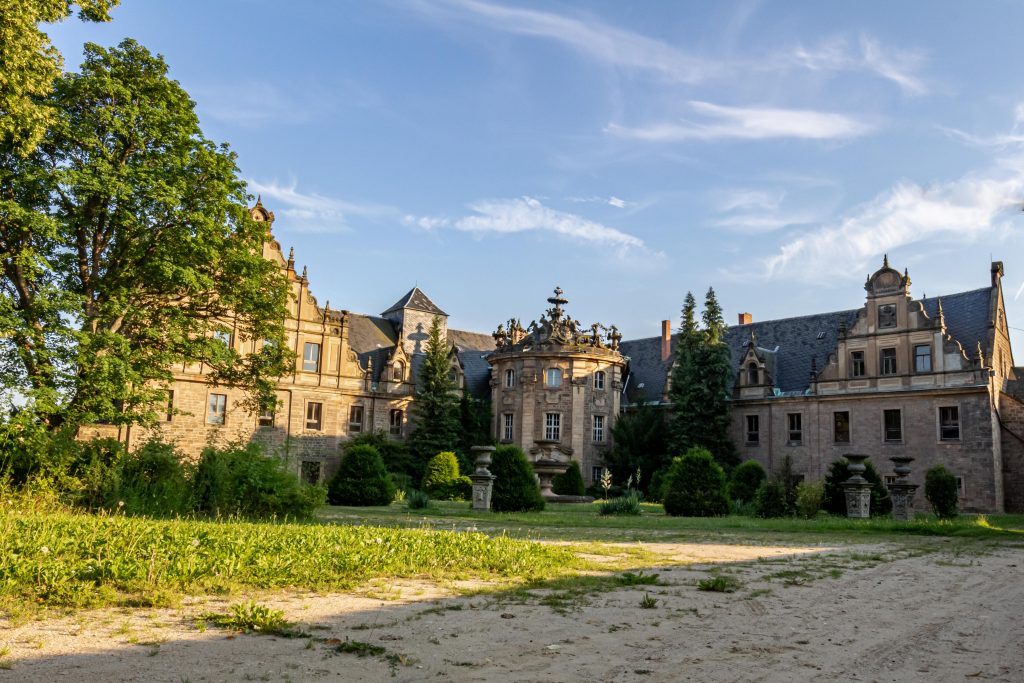Chateau Shultz - WooW Plakater Forladte steder - urban explore